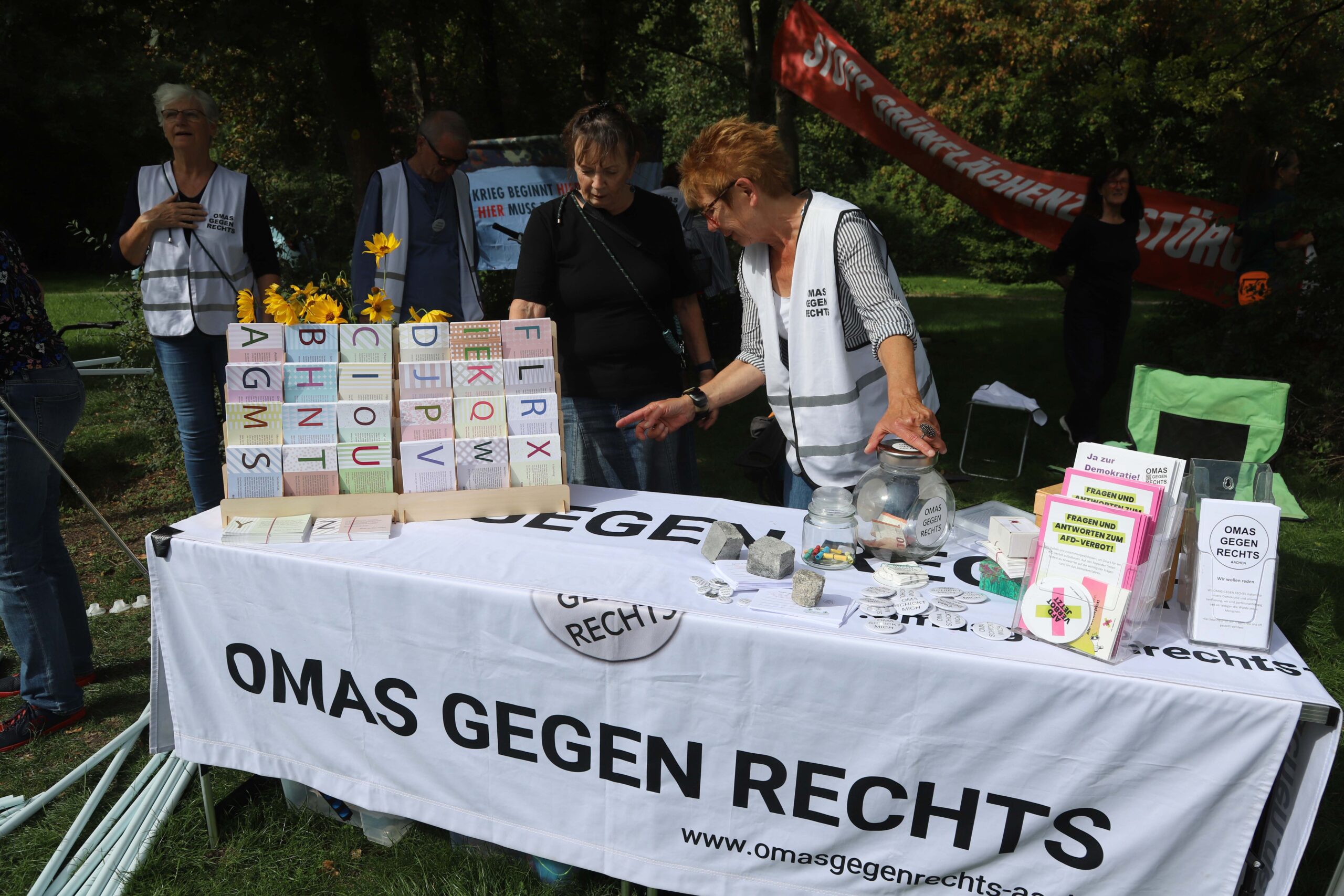 omas-gegen-rechts-aachen_55523637619_o